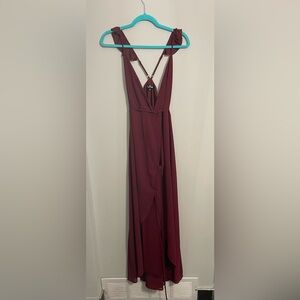 It’s a dress from the brand Lulu